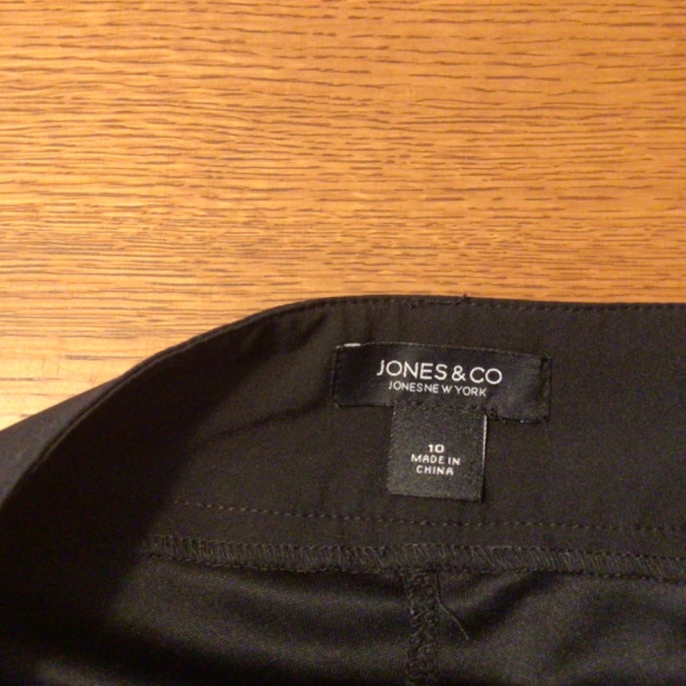 Black mini skirt/skort by Jones and Co.  Great condition.  Built in panty. - Picture 2 of 2